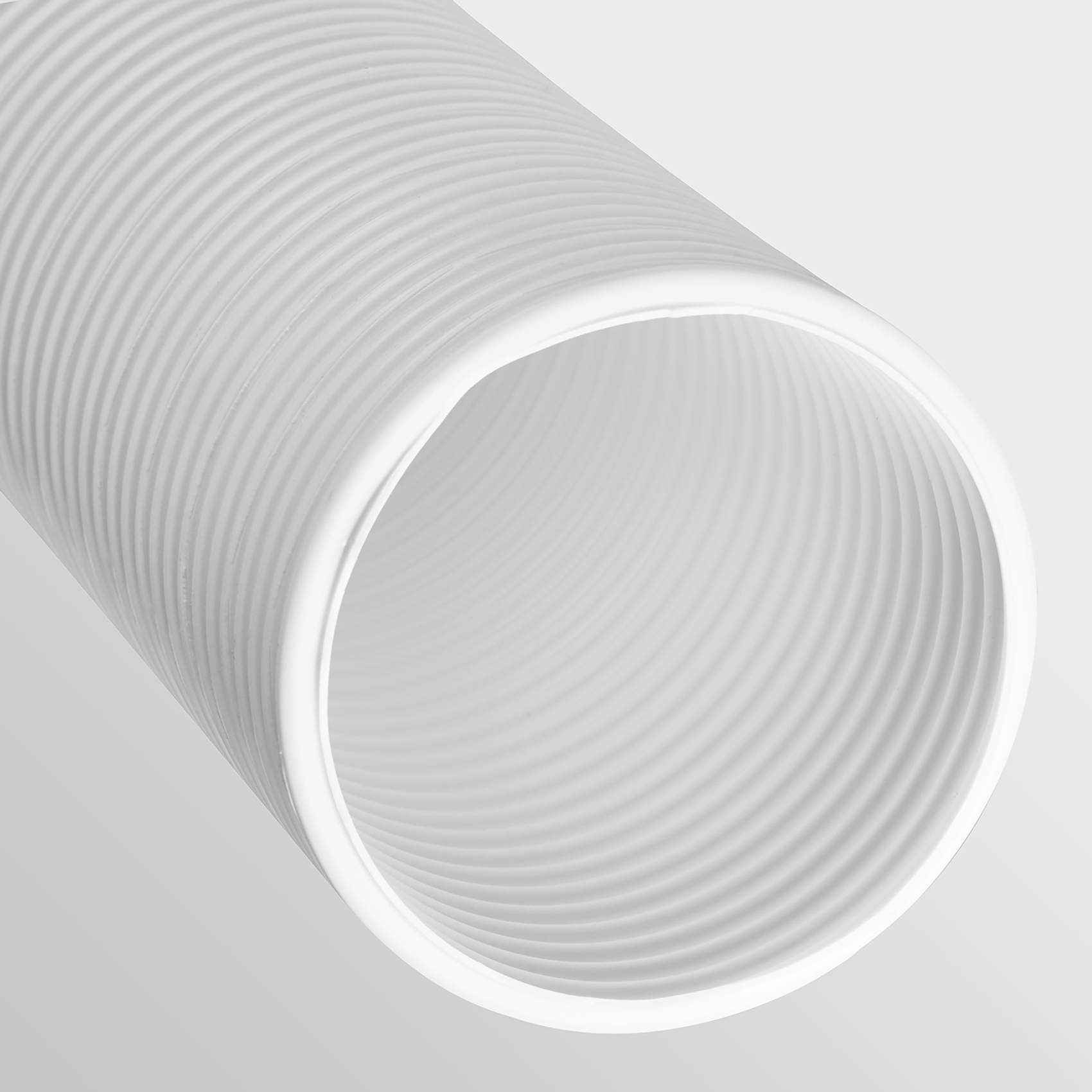 Zoom sur un tubage flexible PP (polypropylène) blanc